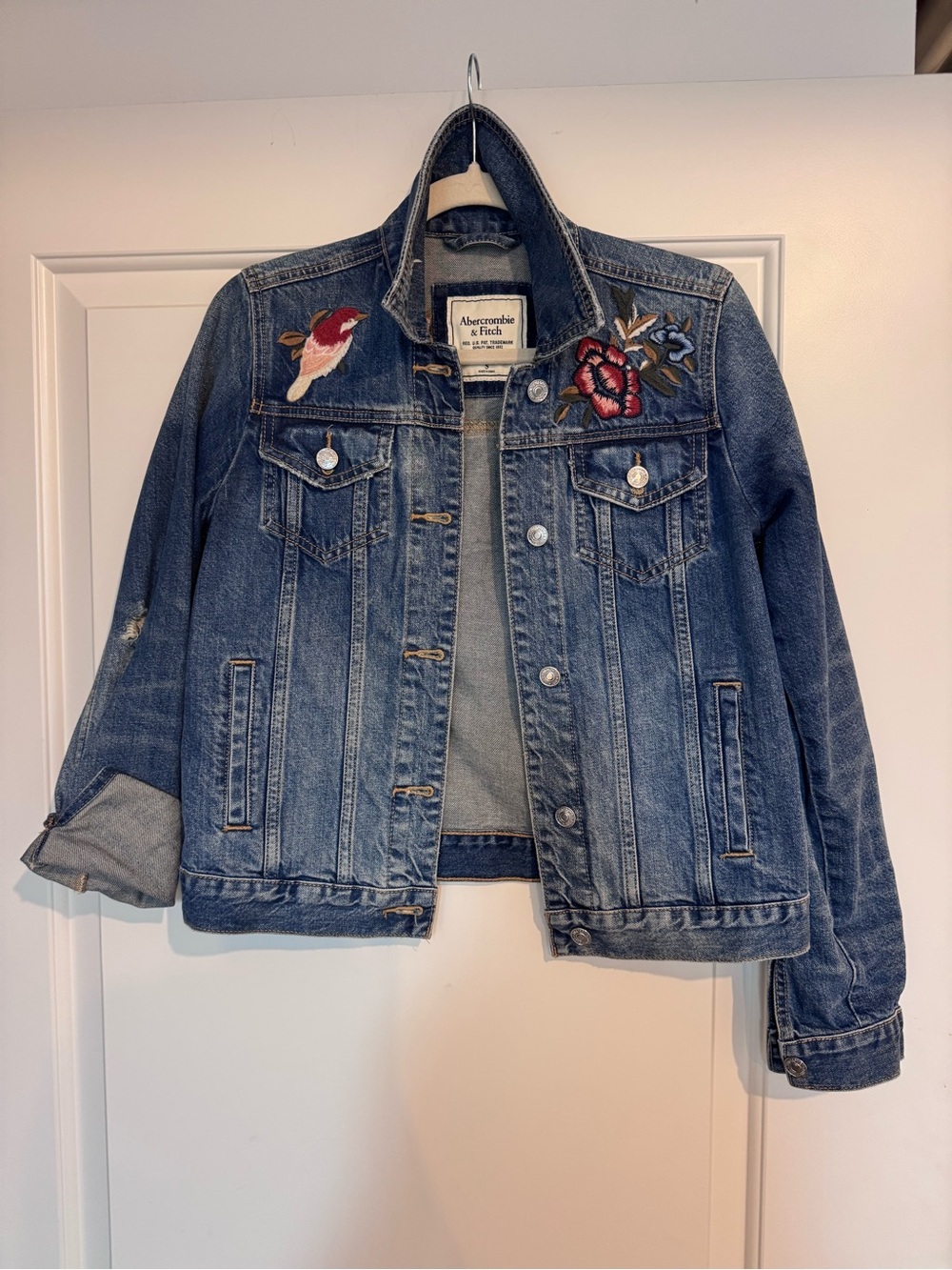Abercrombie & Fitch Women's Embroidered Vintage-look Denim Jacket - size Small